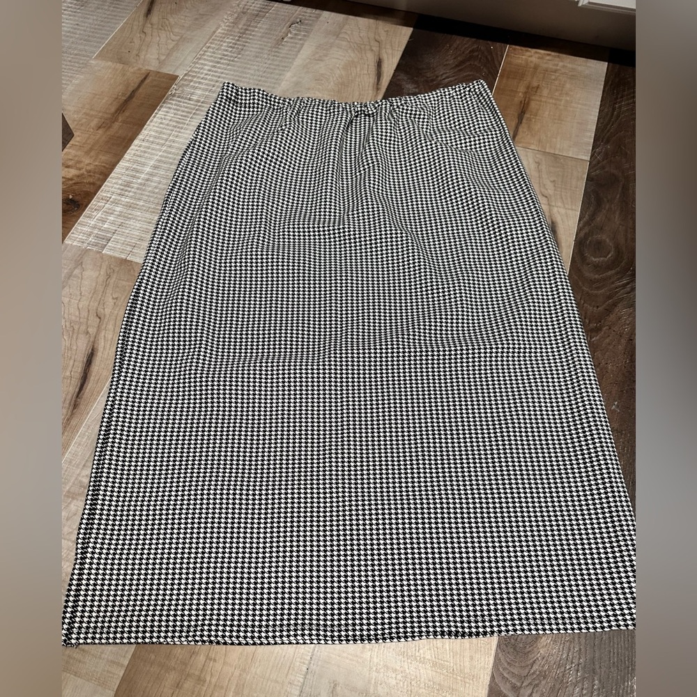 Hounds tooth skirt
